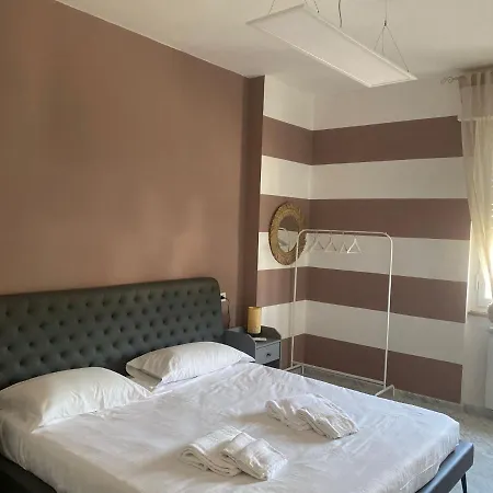 Elegante Con Finiture Di Lusso Appena Ristrutturata Guest house
