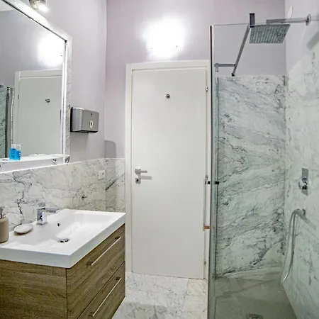 Elegante Con Finiture Di Lusso Appena Ristrutturata Marina Di Carrara